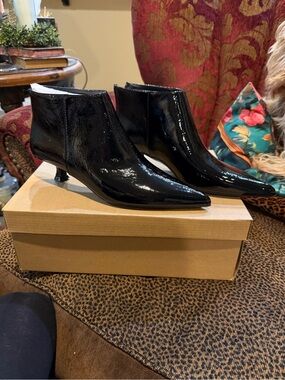 Steve Madden Black Patent Pointed Ankle Booties with Kitten Heel